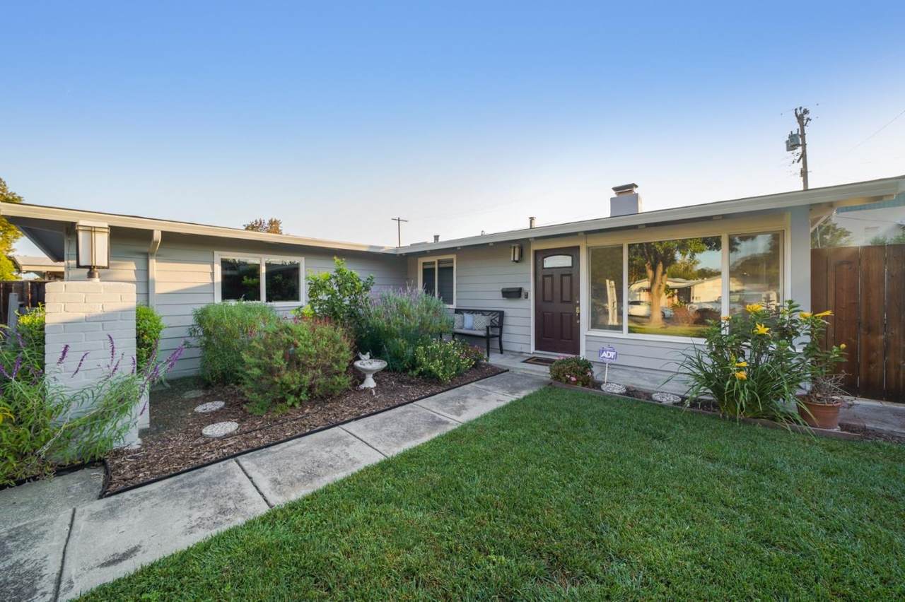 1142 Stoneylake Ct - Photo 1