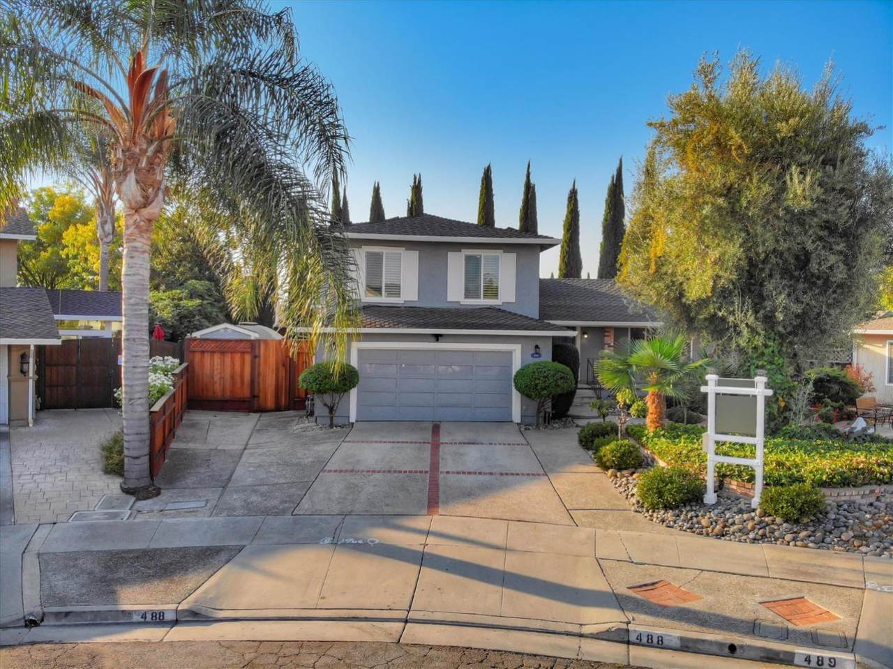 488 Ivanhoe Ct - Photo 1