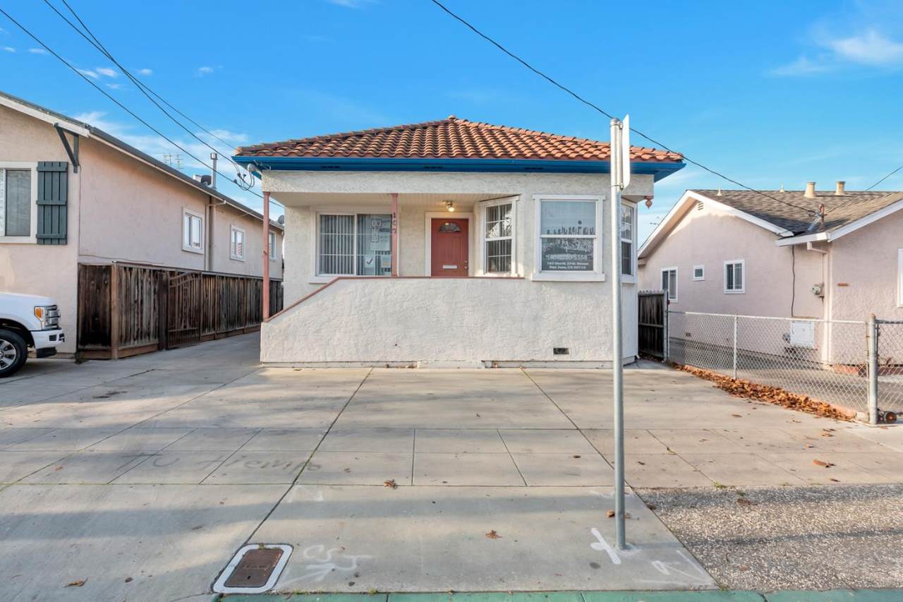 107 27th St - Photo 1