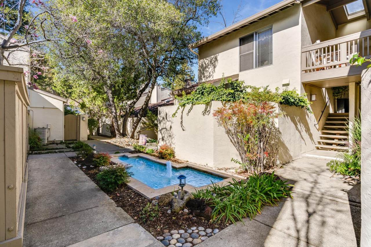 19107 Vineyard Ln - Photo 1