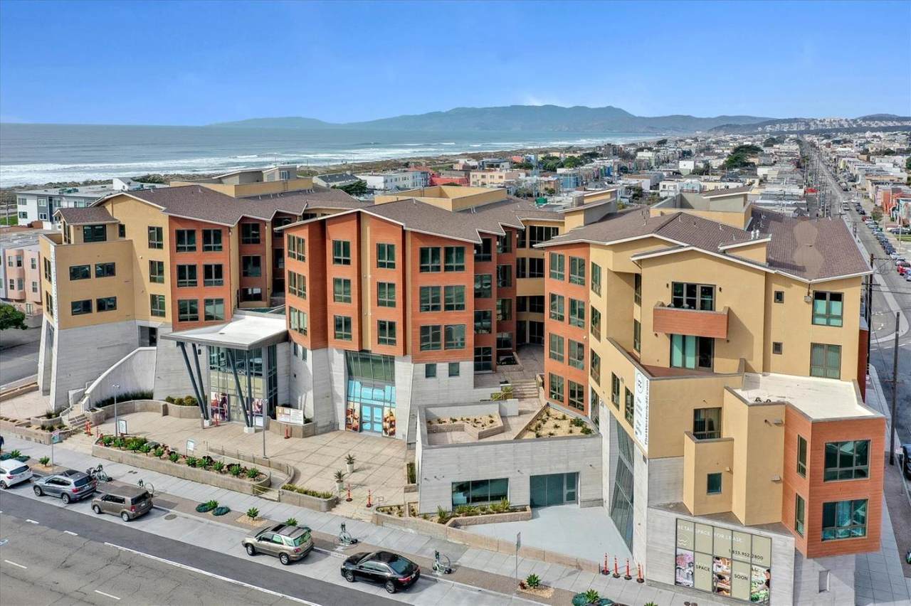 2800 Sloat Blvd - Photo 1