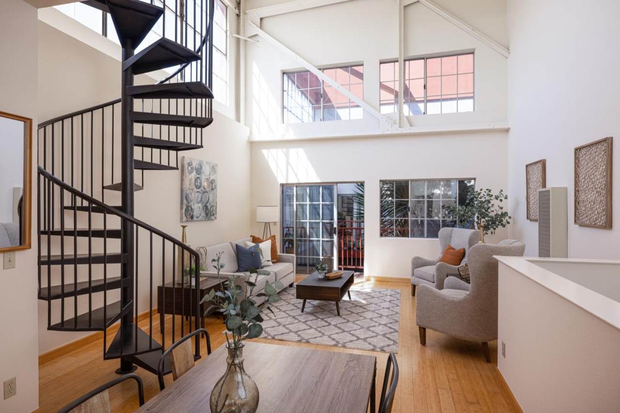 2828 Filbert St 16 - Photo 1