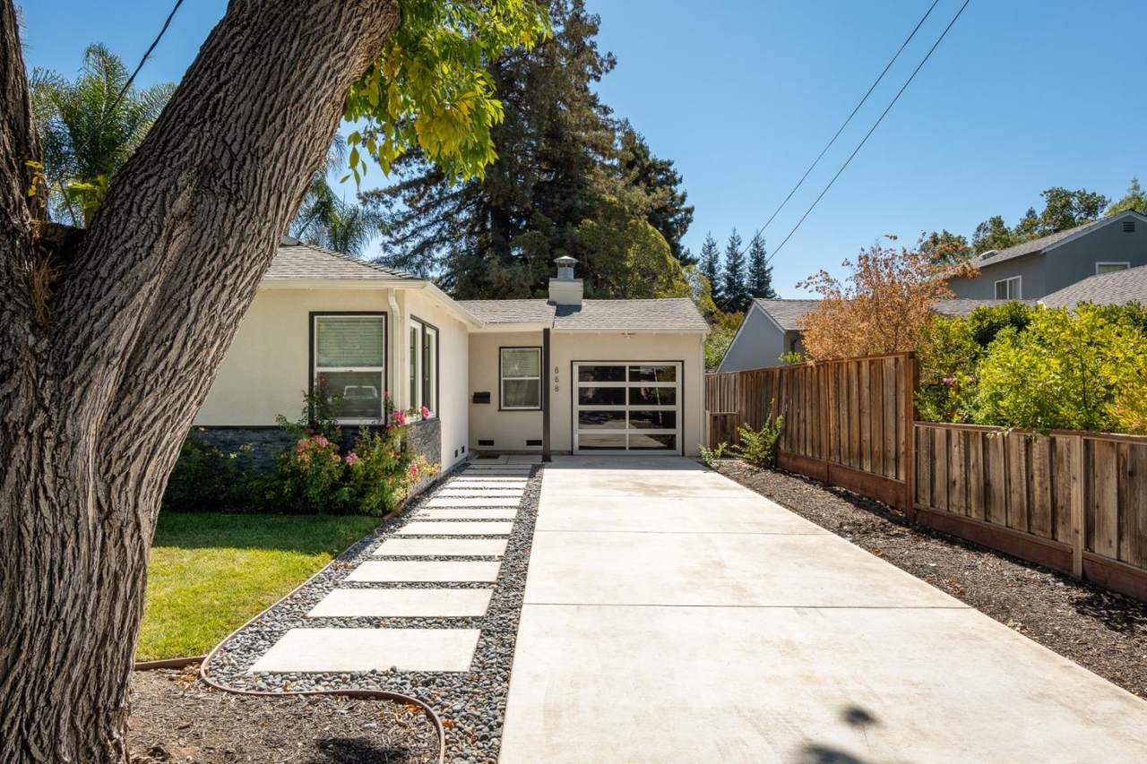 888 15th Ave - Photo 1