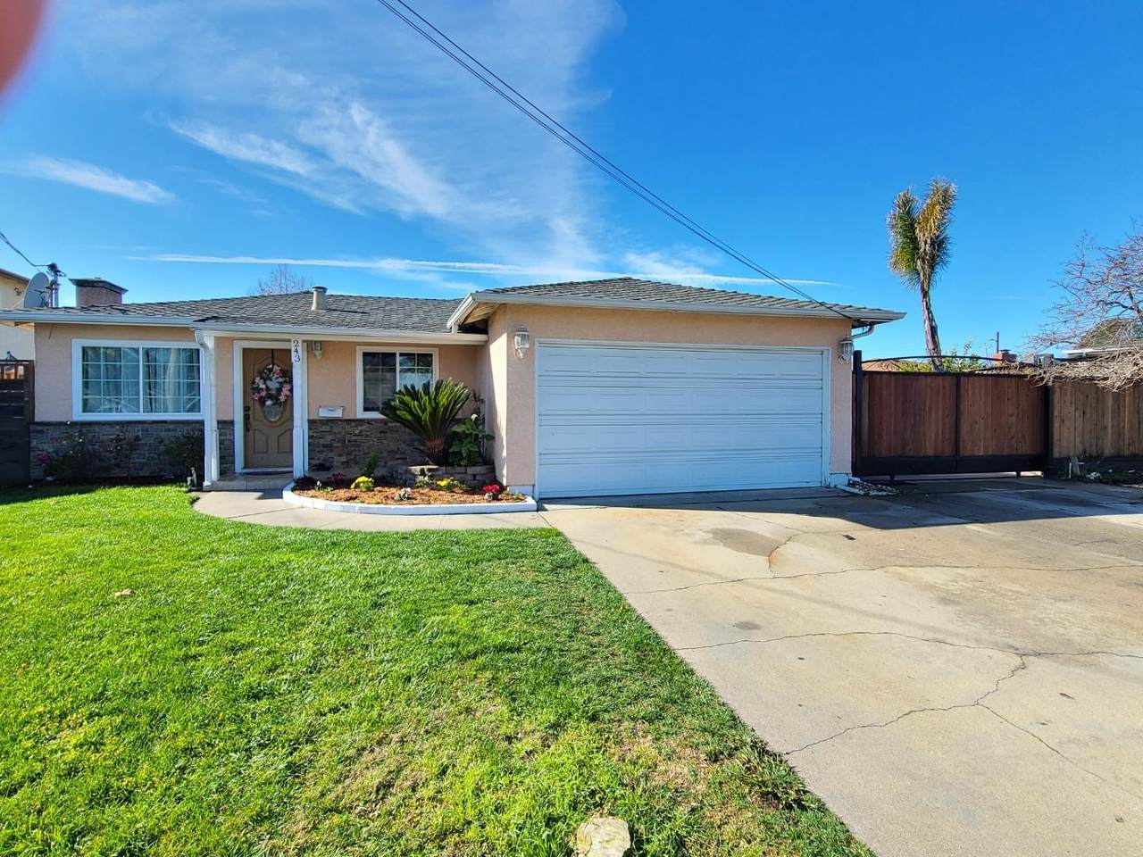 243 Shasta St - Photo 1