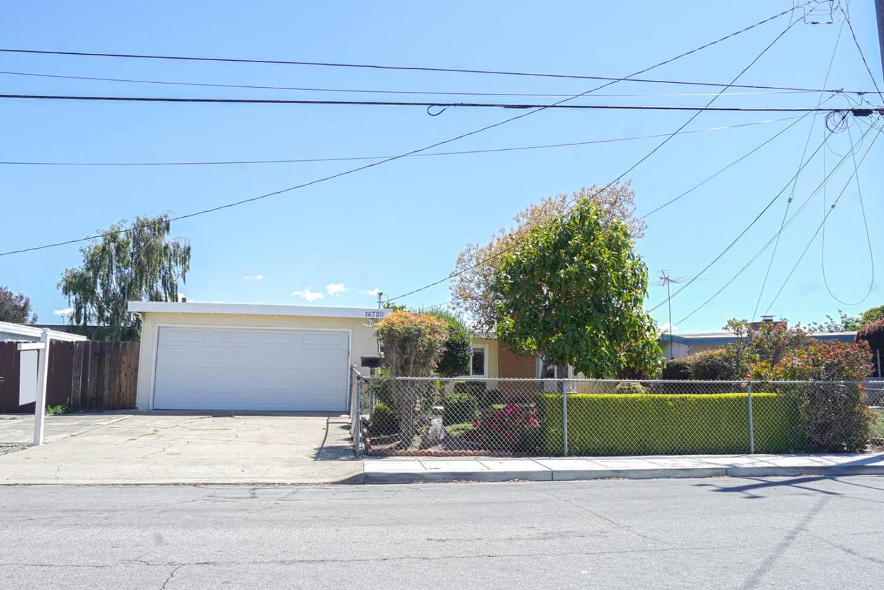 36720 Charles St - Photo 1