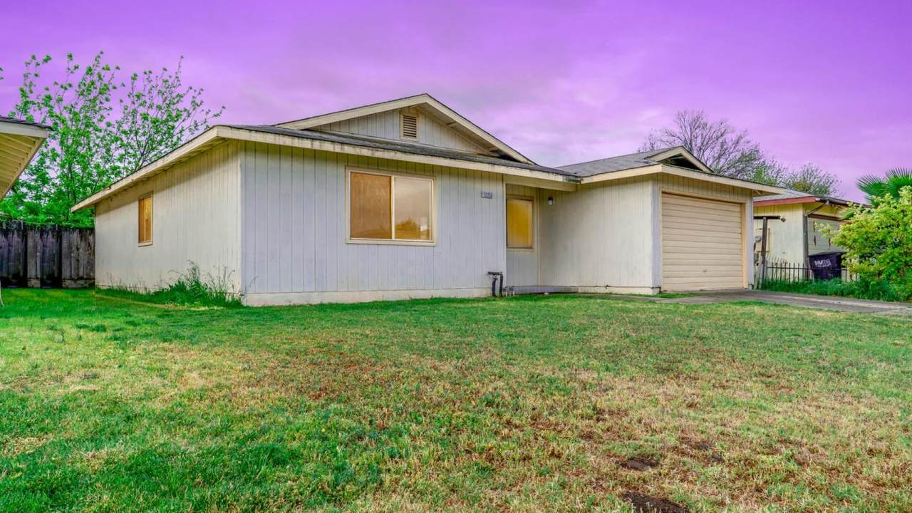 12733 Washington Ave - Photo 1