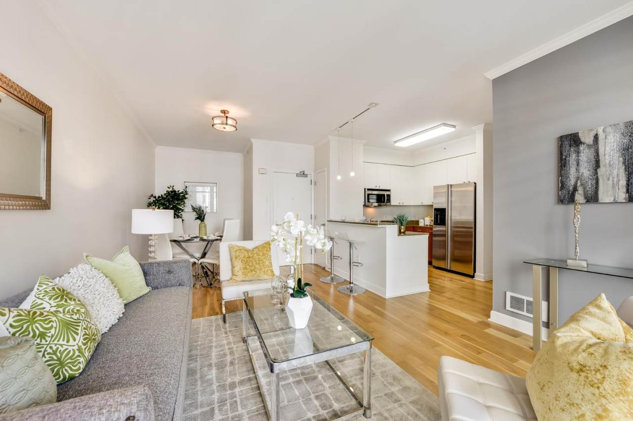 246 2nd St 504 - Photo 1