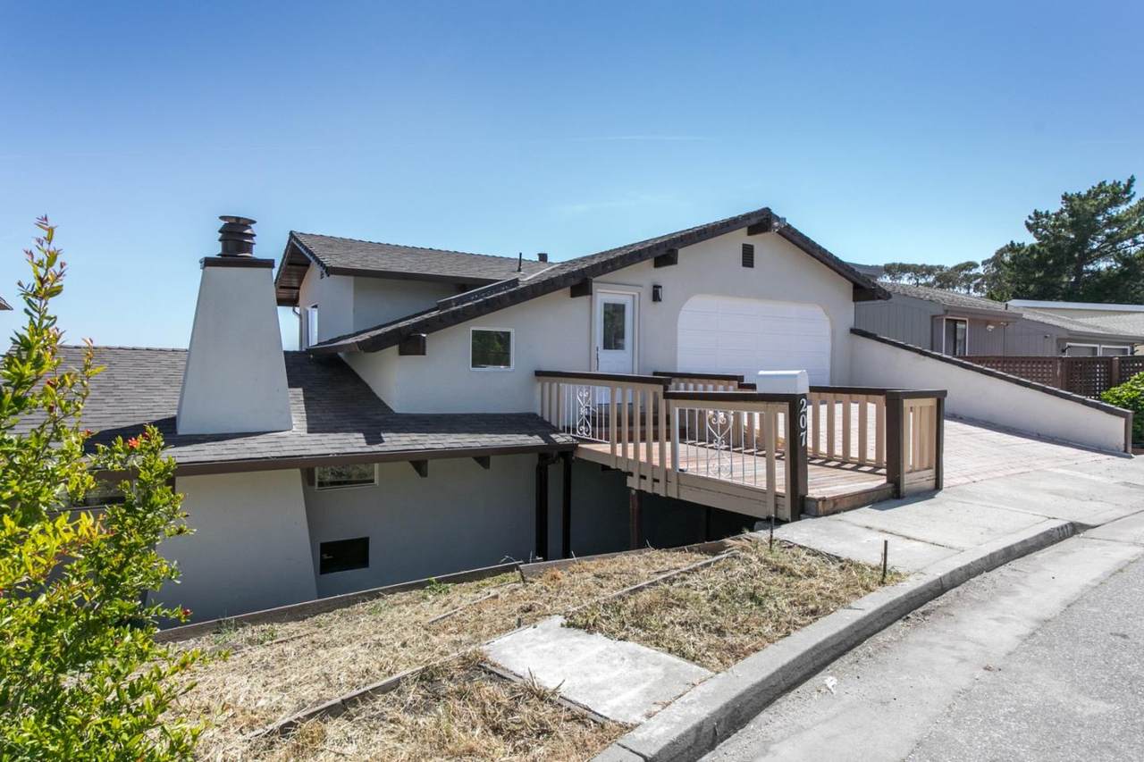 207 Wavecrest Ave - Photo 1