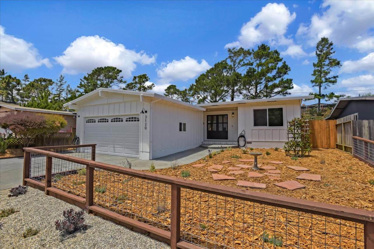 3120 College Dr - Photo 1