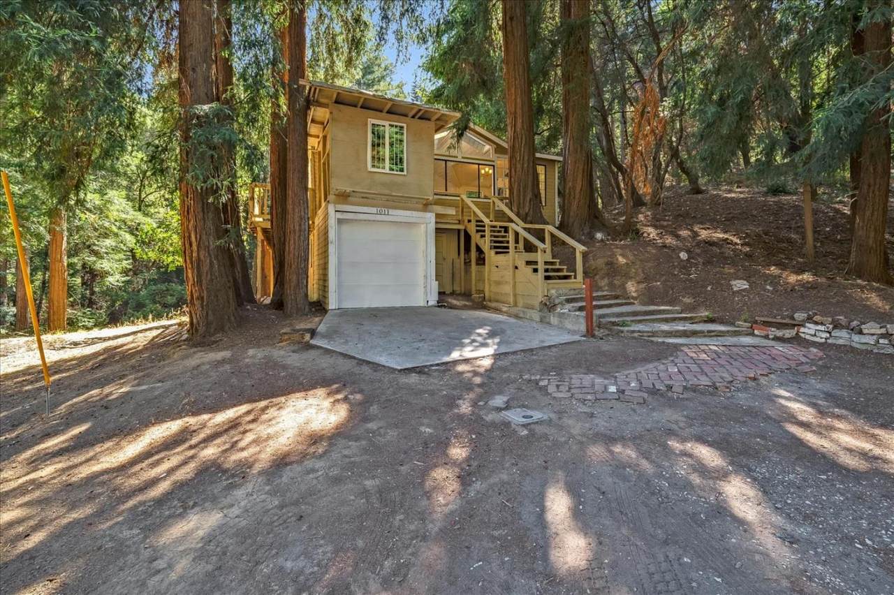 1011 Creek Dr - Photo 1
