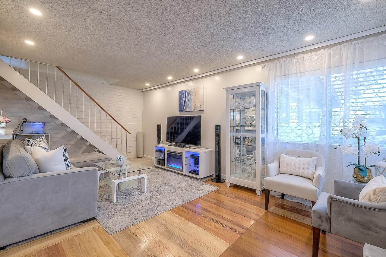 34819 Starling Dr 2 - Photo 1