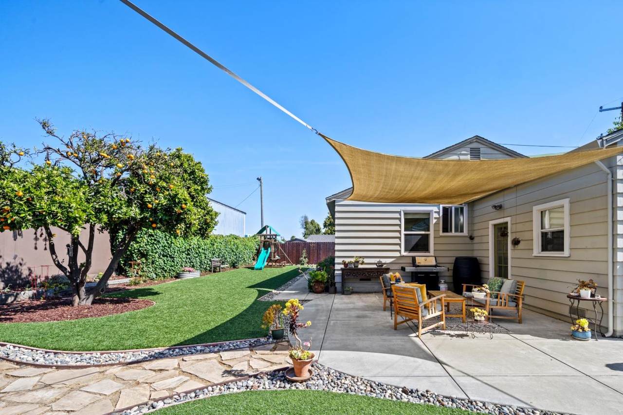 19 Grove St - Photo 1