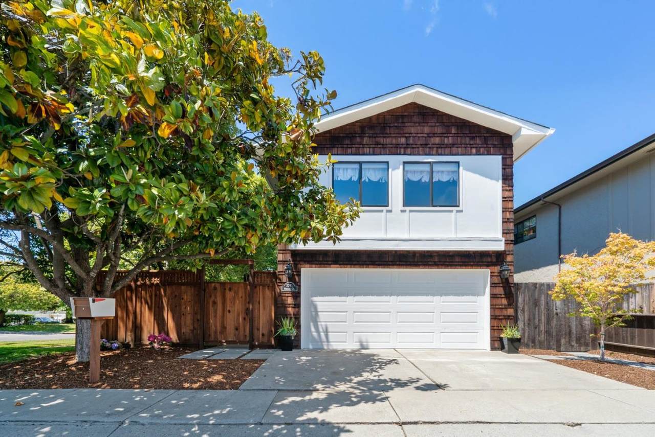2781 Wimbledon Dr - Photo 1