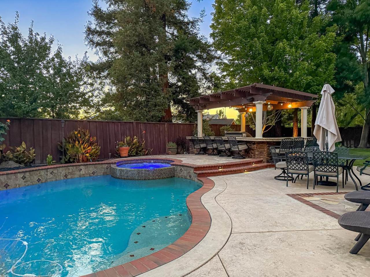 1489 Cheryl Dr - Photo 1