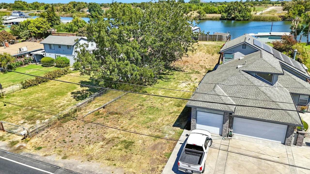 00 Sandmound Blvd - Photo 1