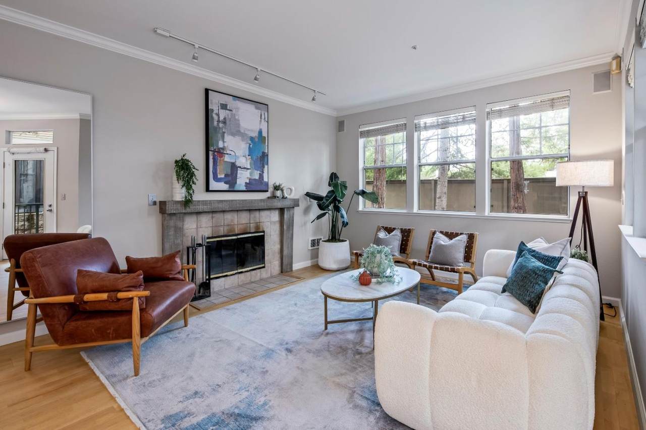 2160 Santa Cruz Ave 22 - Photo 1