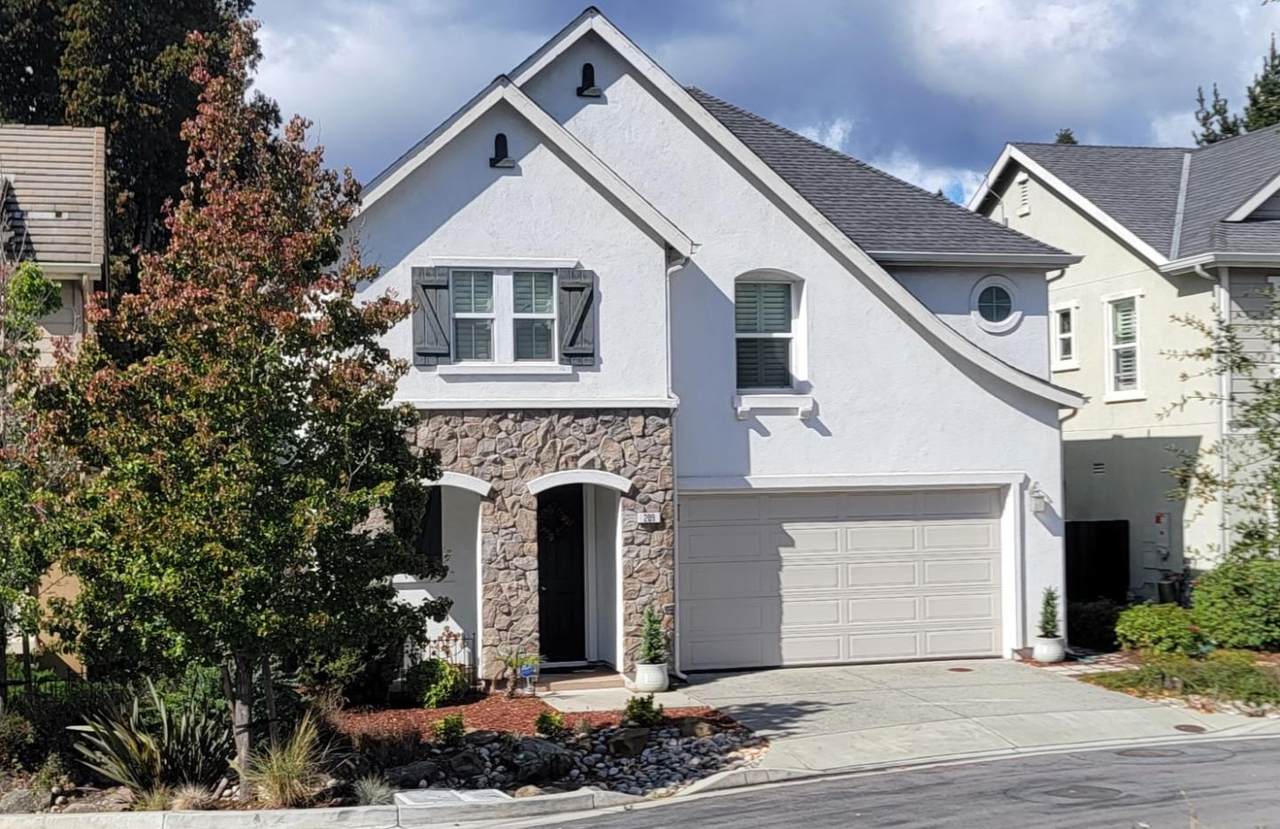 209 Fieldcrest Ln - Photo 1