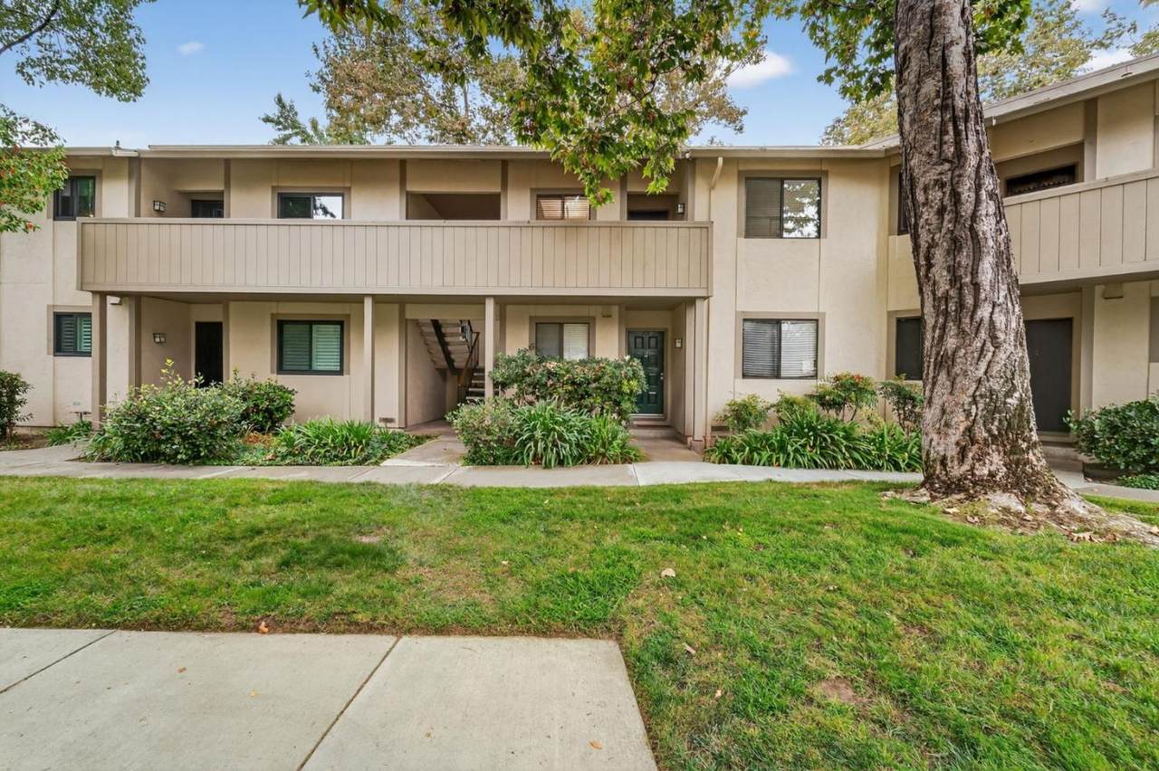 1048 Abbott Ave - Photo 1