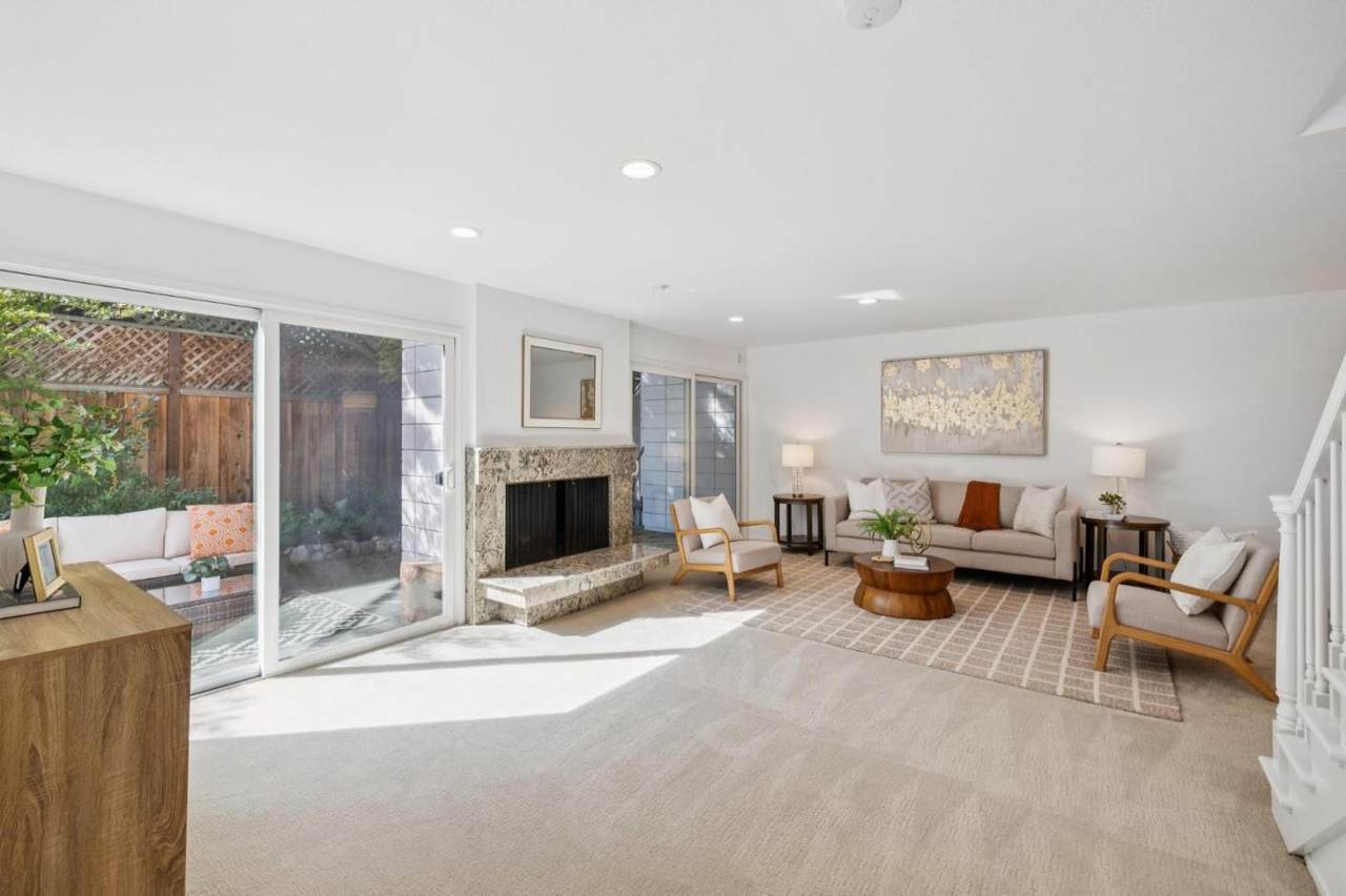 64 Los Altos Sq - Photo 1