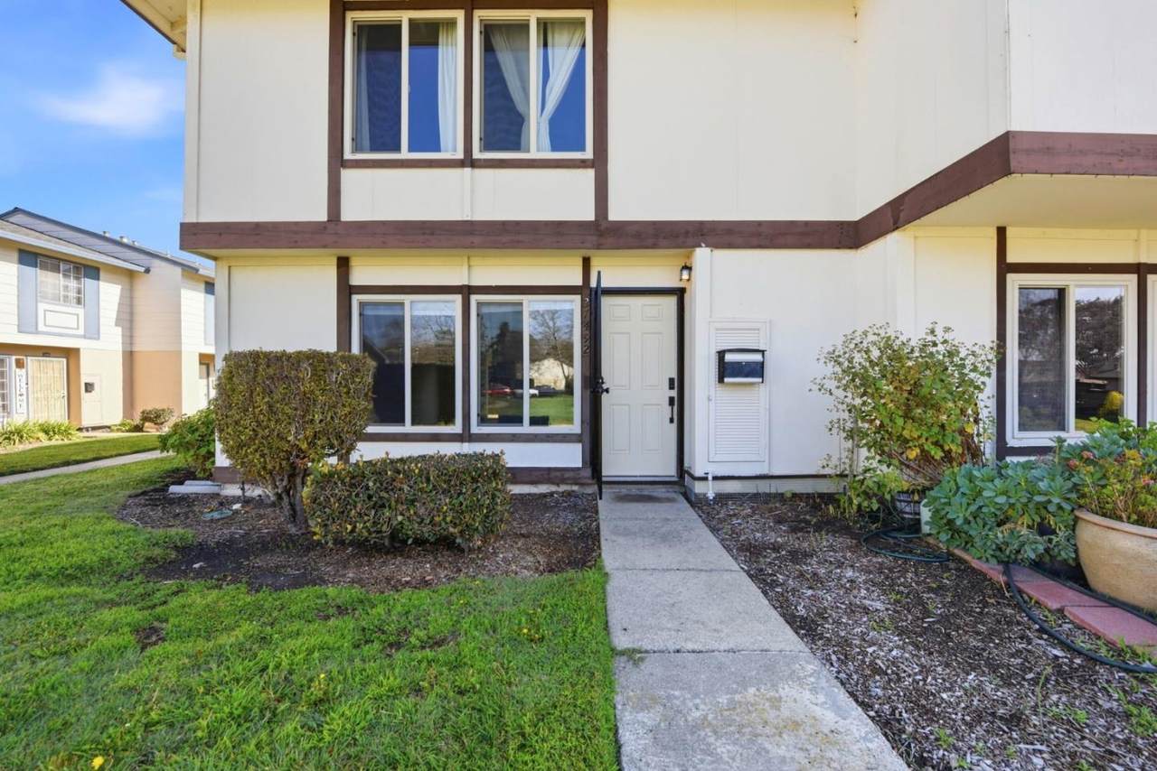 27492 Ponderosa Ct - Photo 1