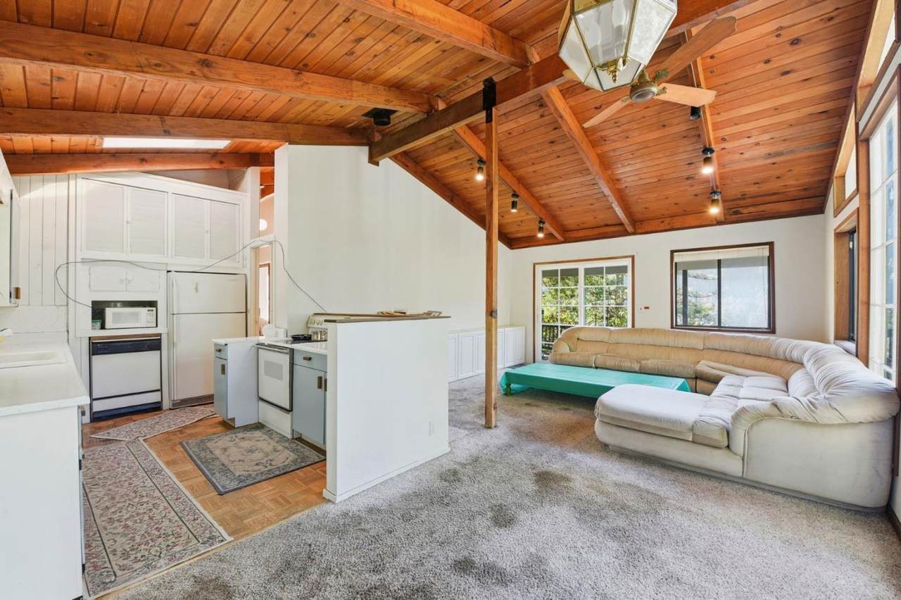 323 Tipping Way - Photo 1