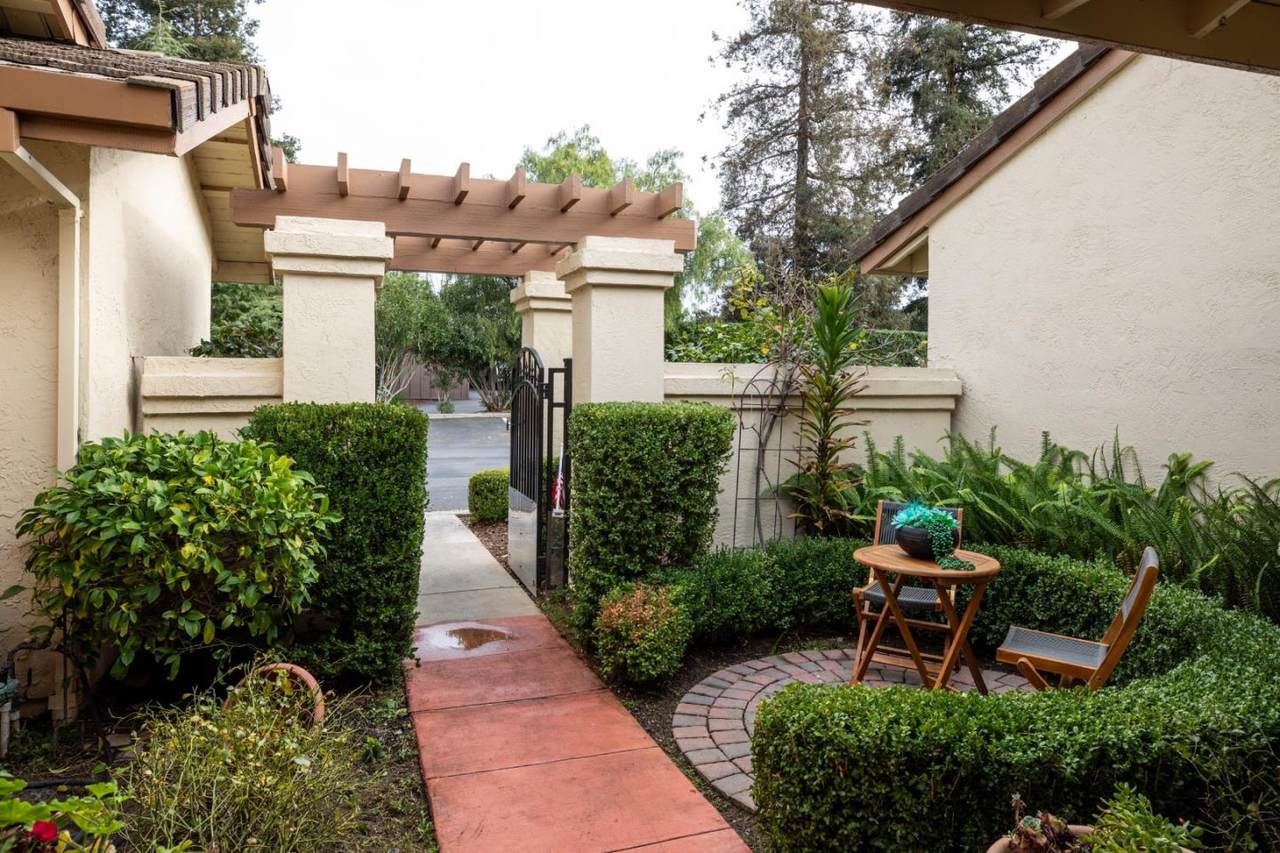 3430 Lake Albano Cir - Photo 1