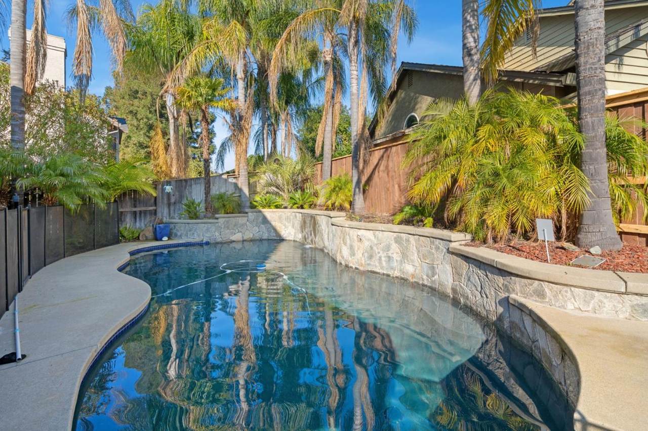 3335 Sandalwood Rd - Photo 1