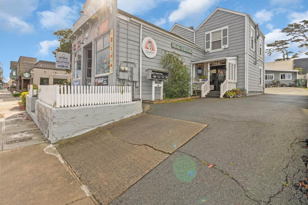 883 Lighthouse Ave - Photo 1