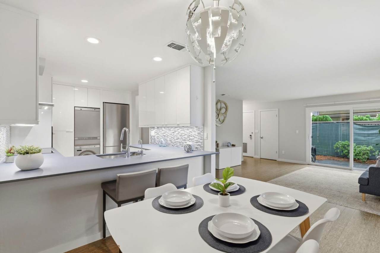 152 Castillion Ter - Photo 1