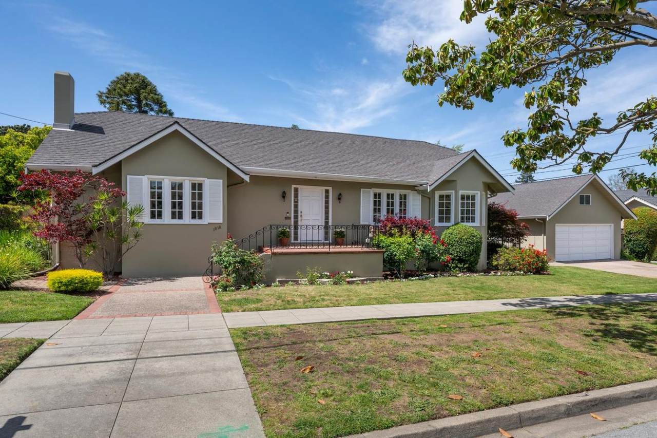 1810 Hillside Dr - Photo 1