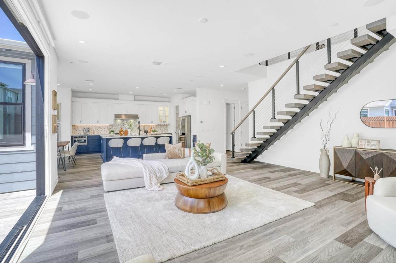721 Valonia Oak Ter - Photo 1