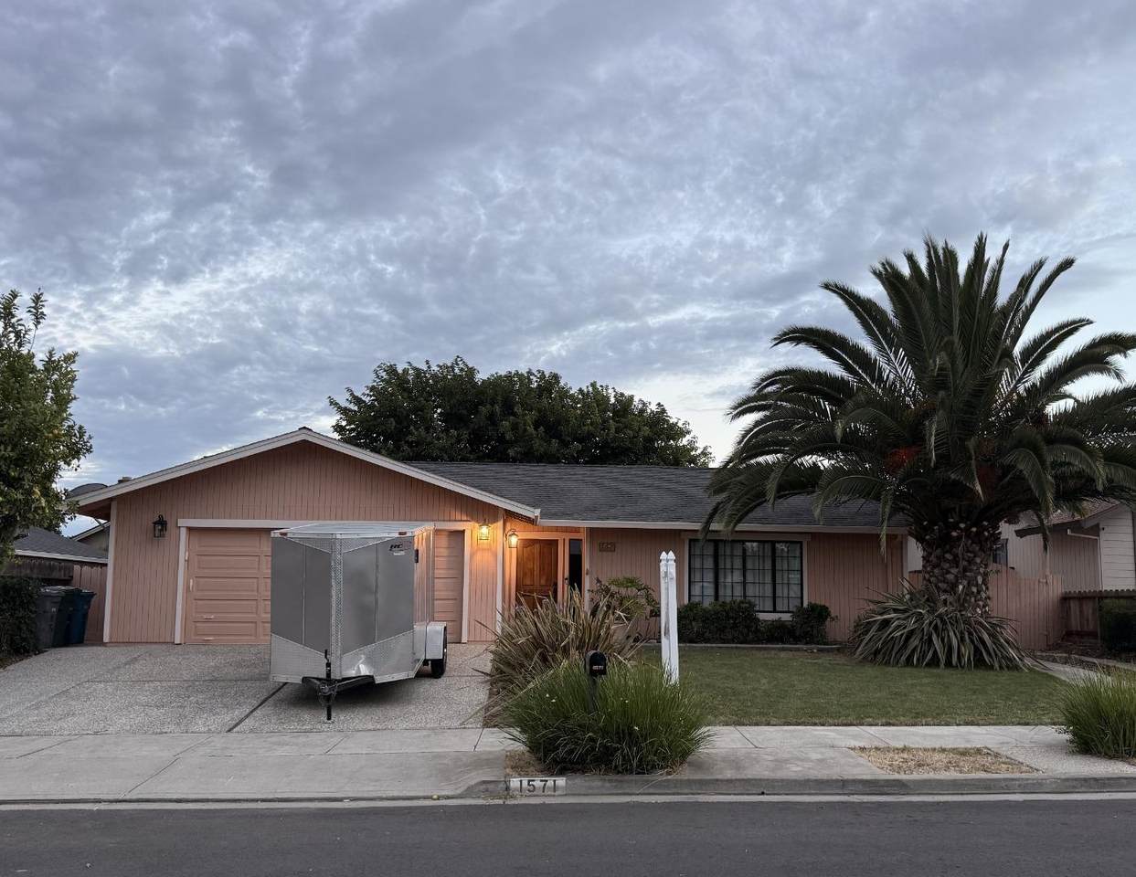 1571 Vallejo Dr - Photo 1