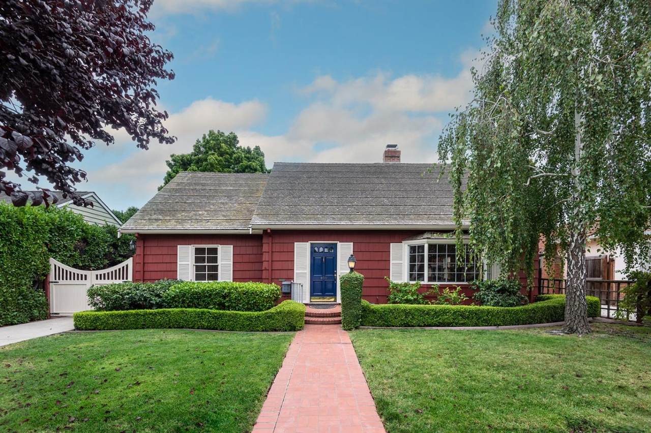950 Camino Dr - Photo 1