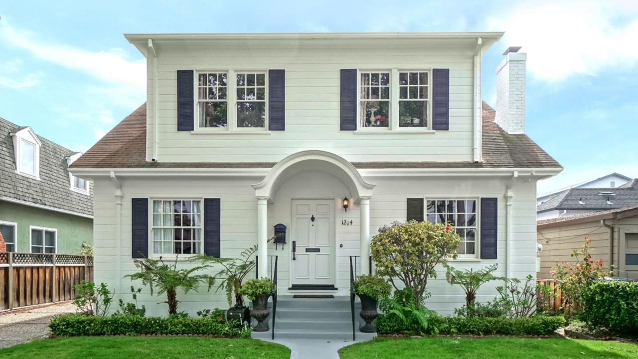 1214 Oak St, San Mateo, CA 94402 (#ML81646098) :: The Gilmartin Group