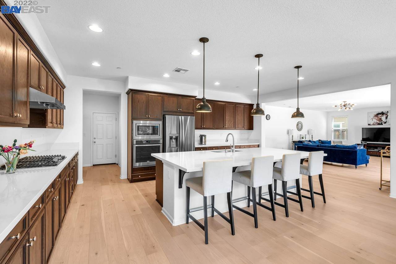 4044 Sarasta Bay Dr - Photo 1