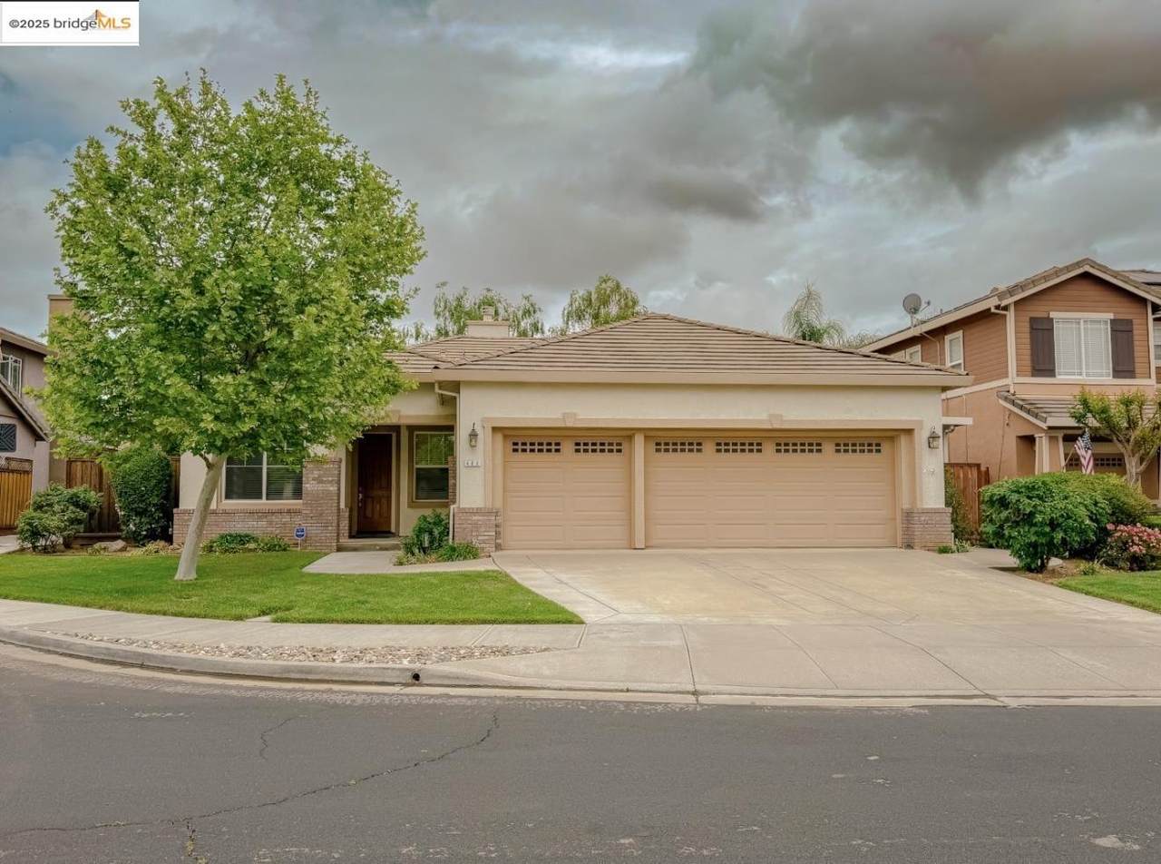 400 Madison Ct - Photo 1