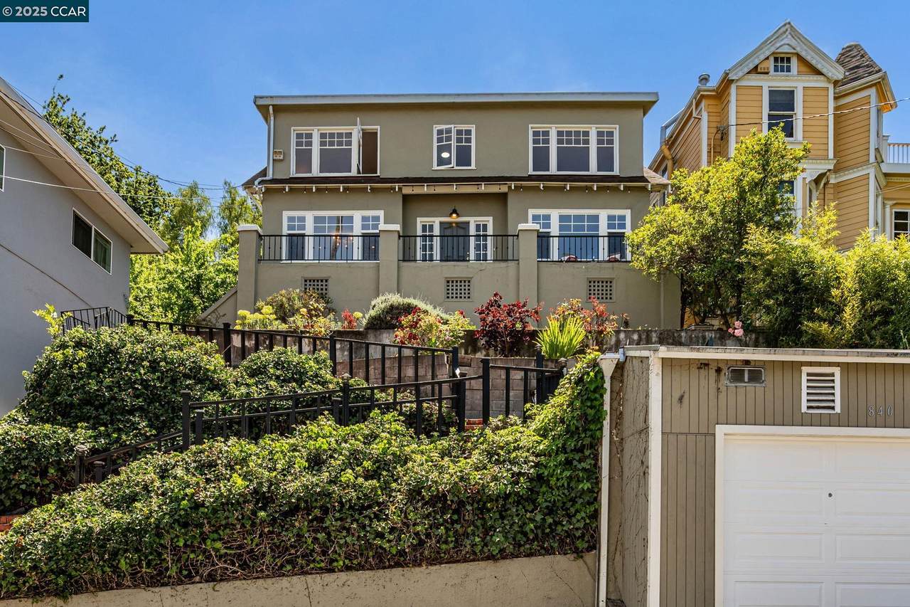 840 28th St. - Photo 1