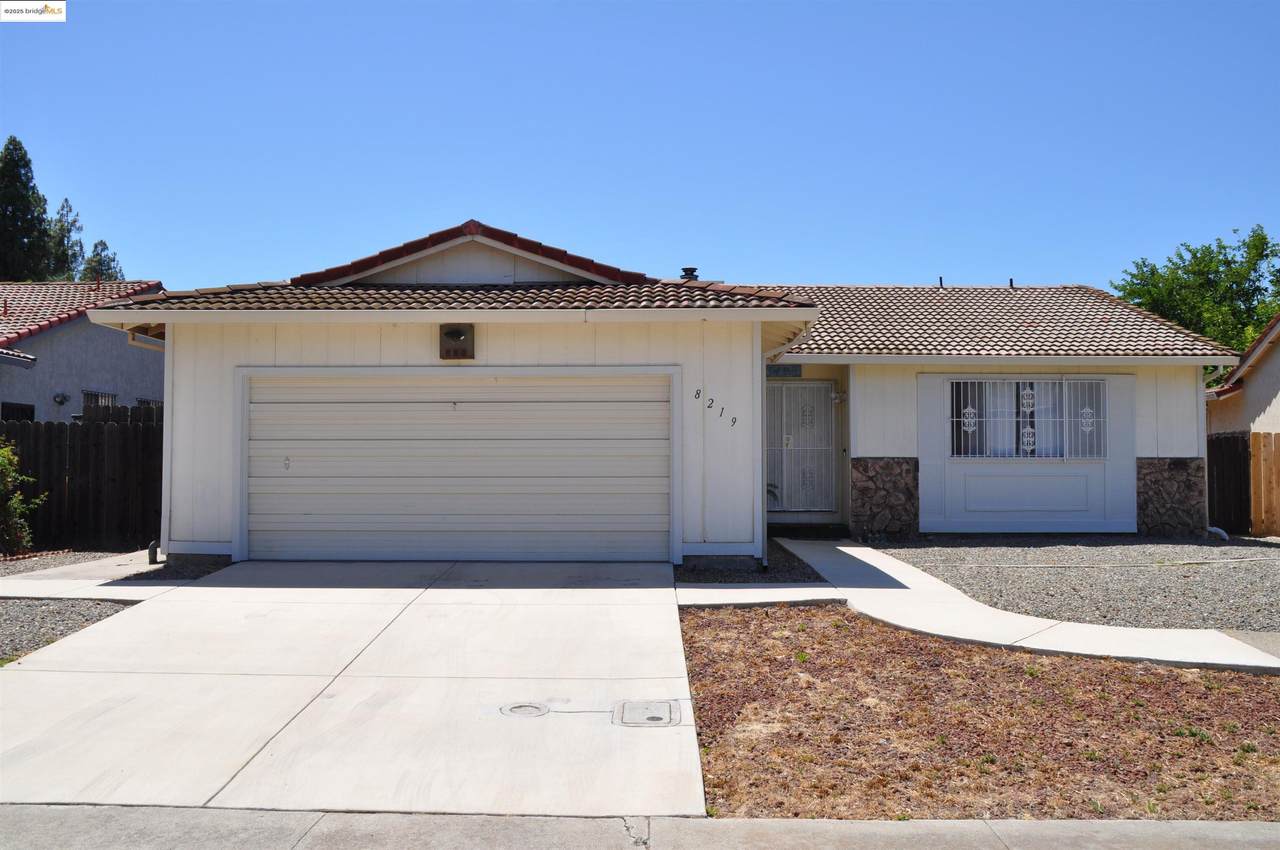 8219 New York Drive - Photo 1