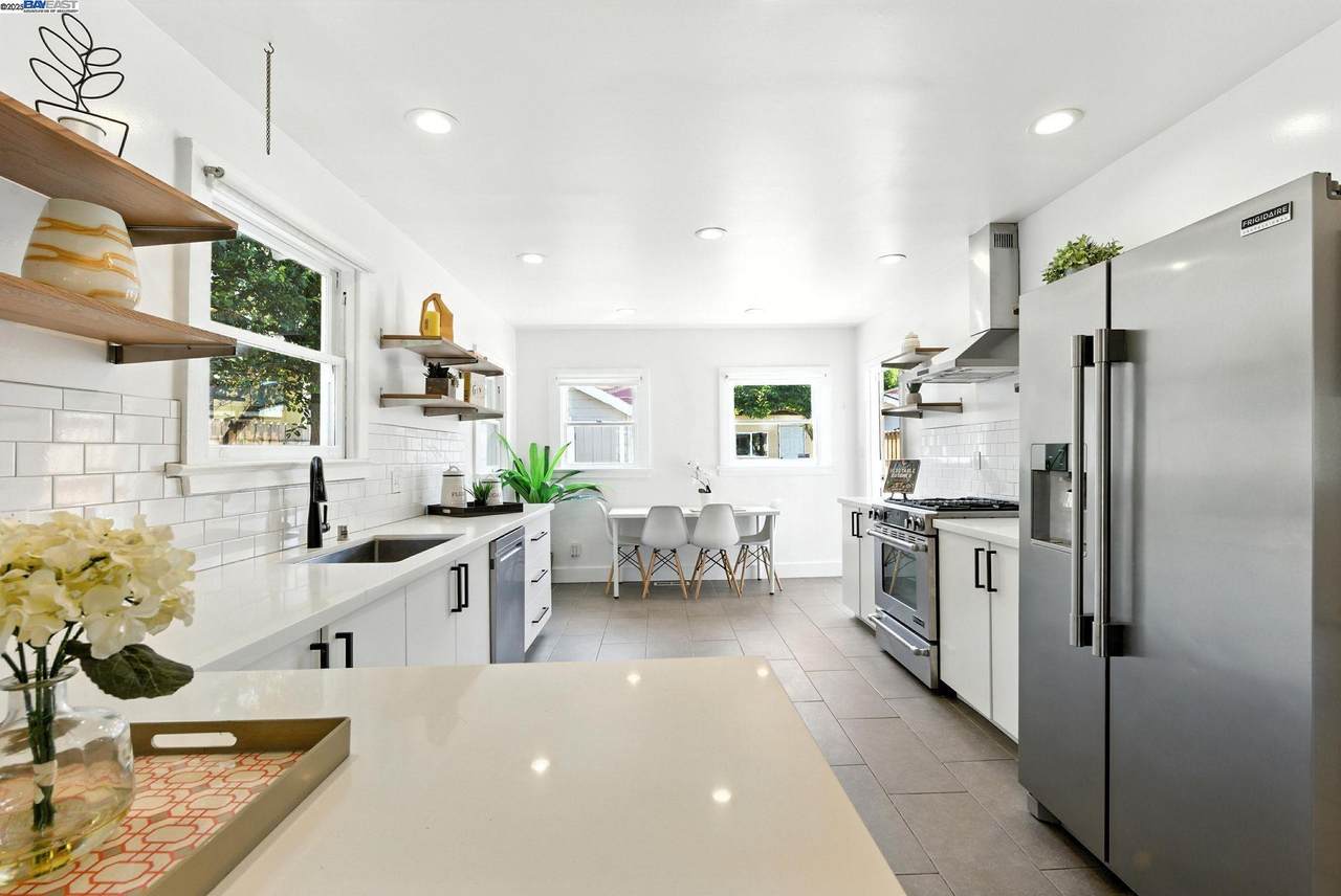3936 Midvale Ave - Photo 1