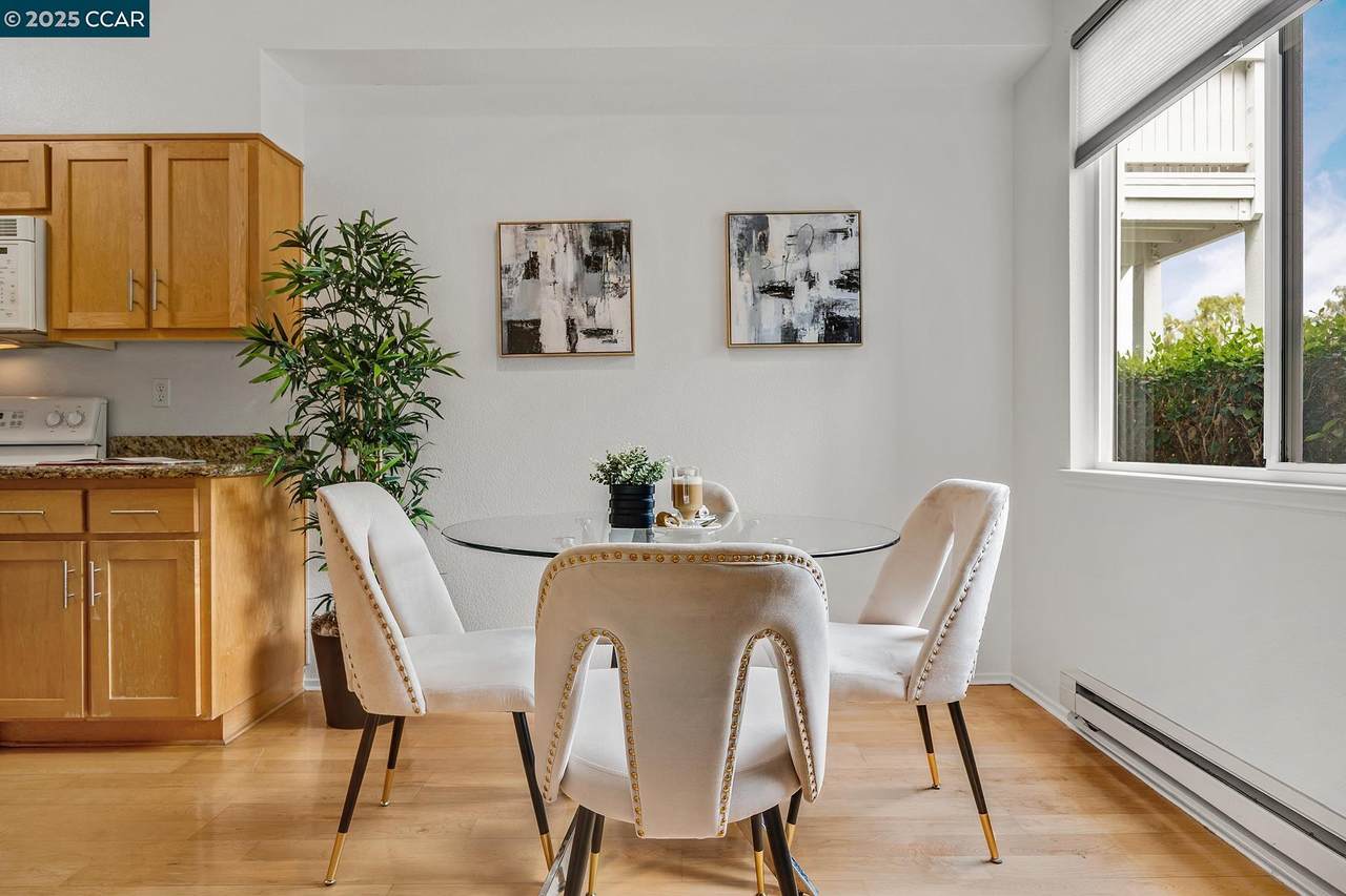 131 Bayside Ct - Photo 1