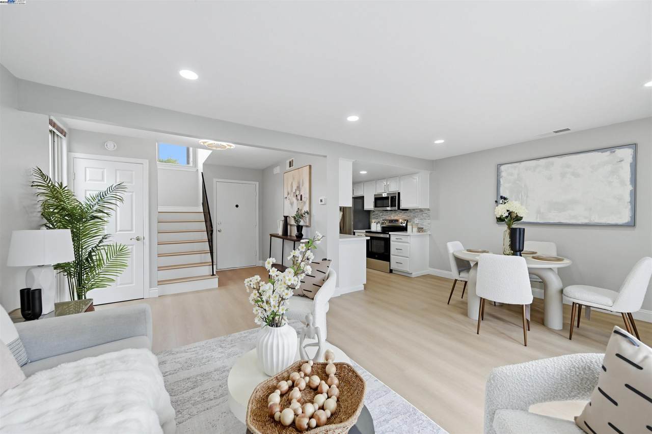 707 Sandpiper Cmn - Photo 1