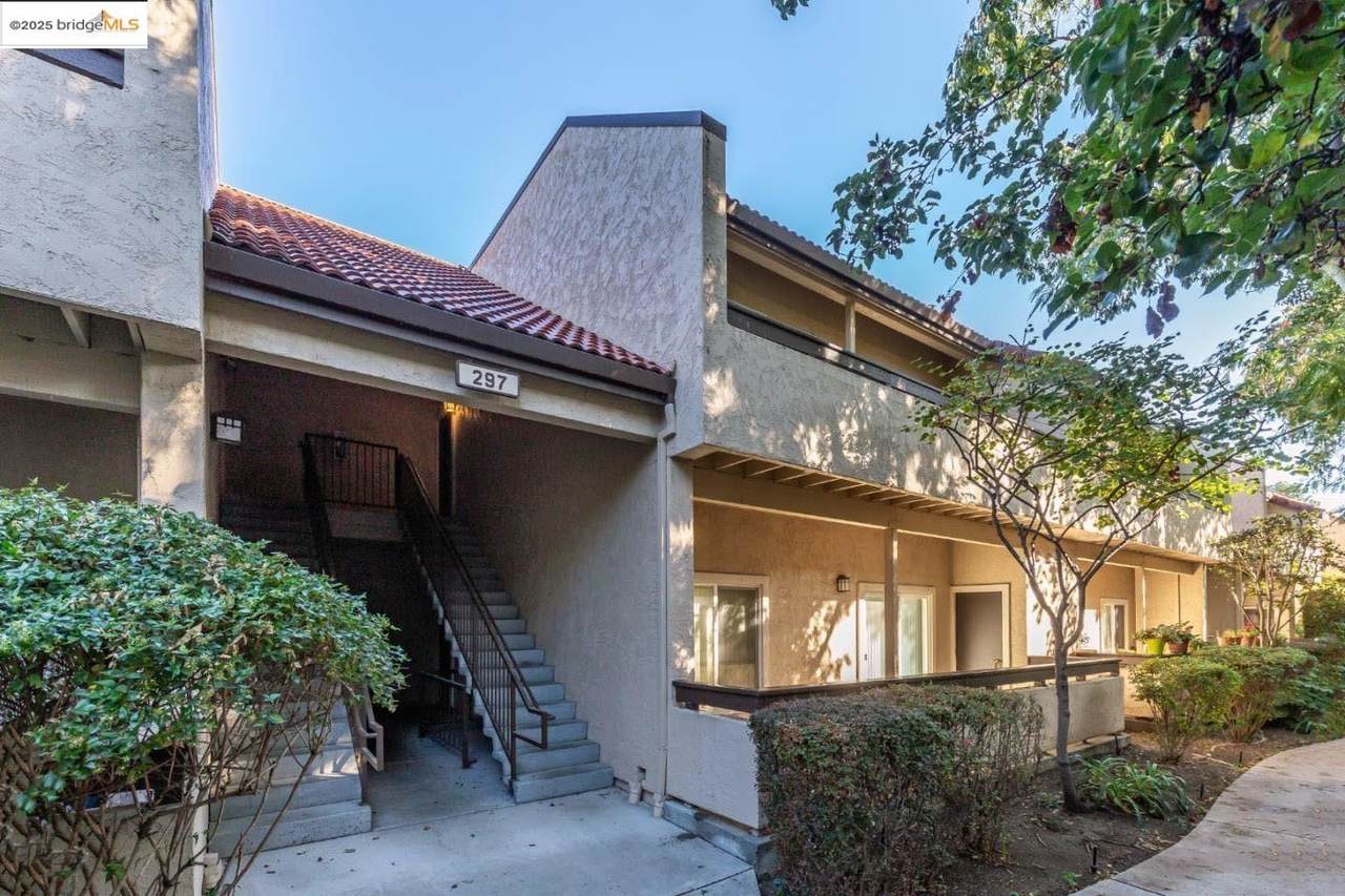 297 Tradewinds Dr Apt 105 - Photo 1