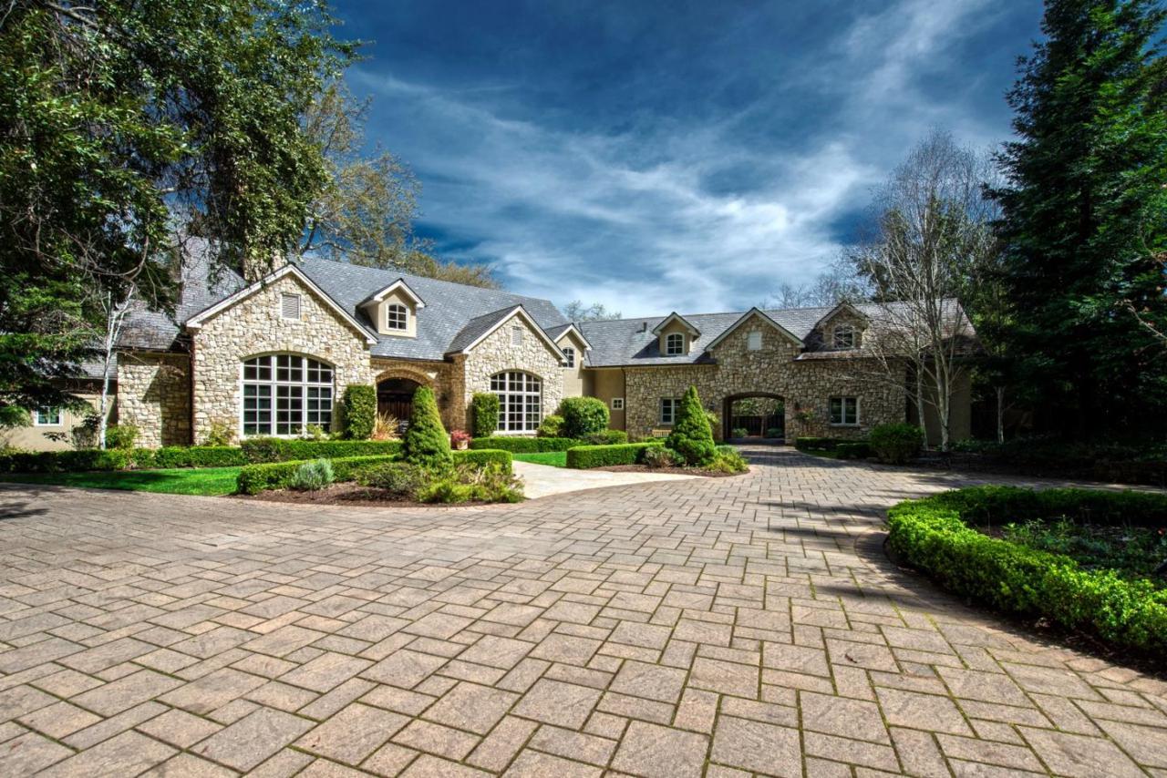 15710 West Rd - Photo 1