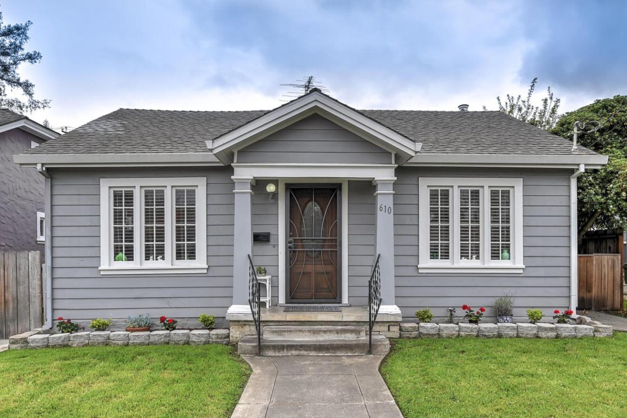 610 Park Ct - Photo 1