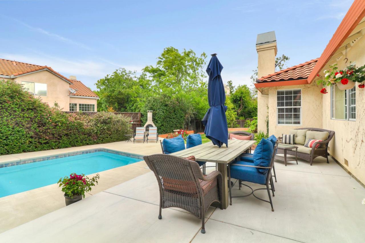 355 Linda Dr - Photo 1
