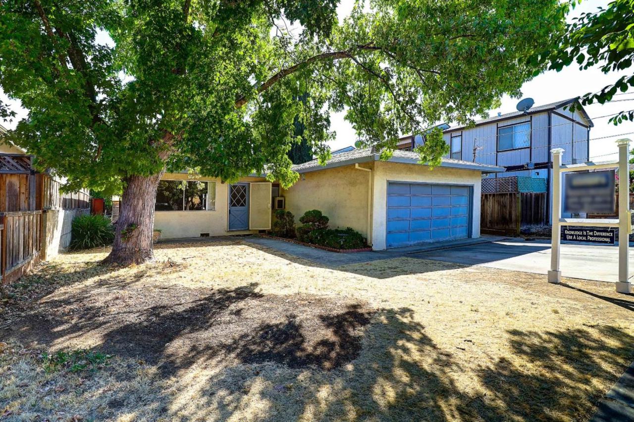 16910 Barnell Ave - Photo 1