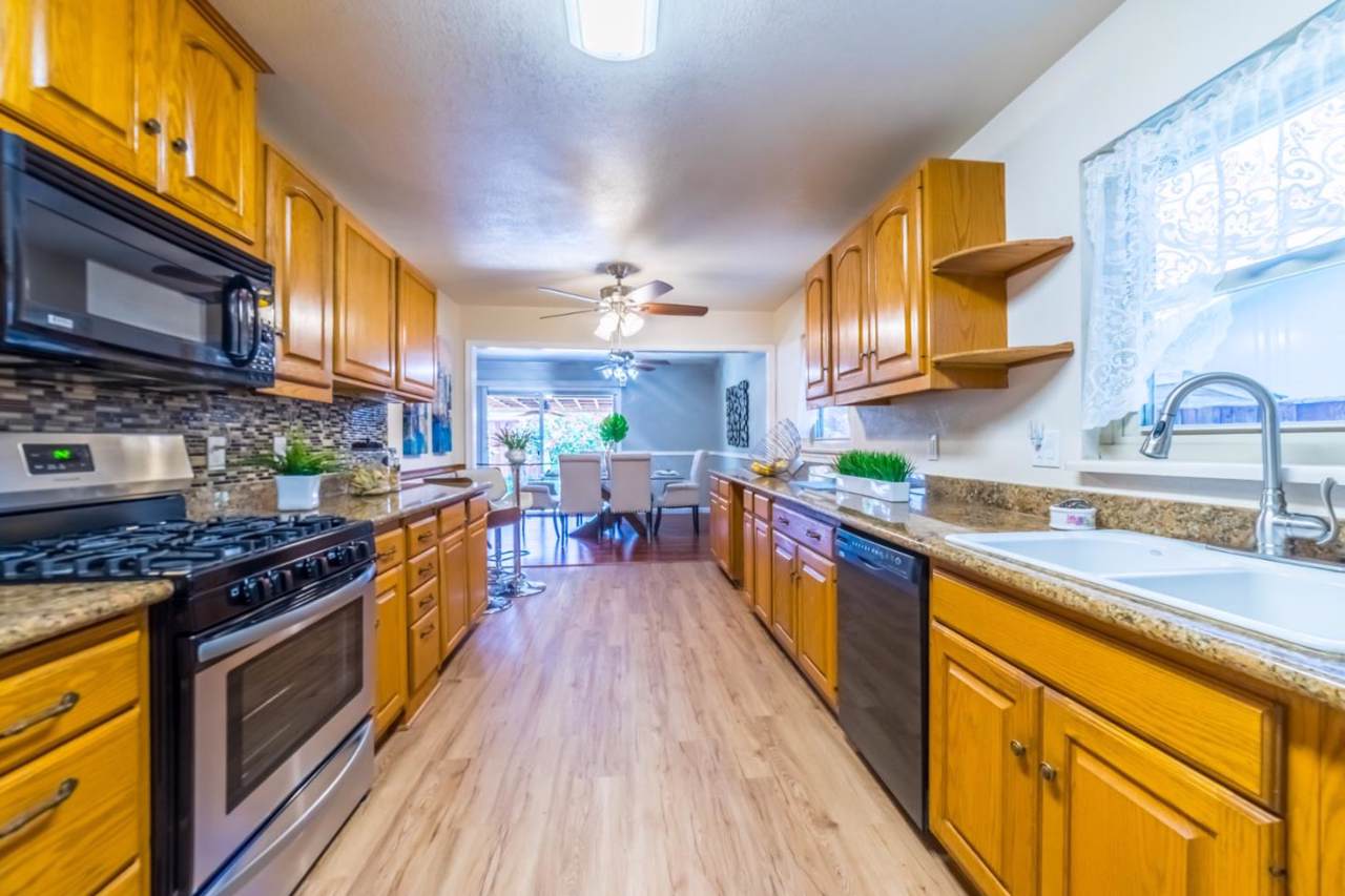 1898 Rosswood Dr - Photo 1
