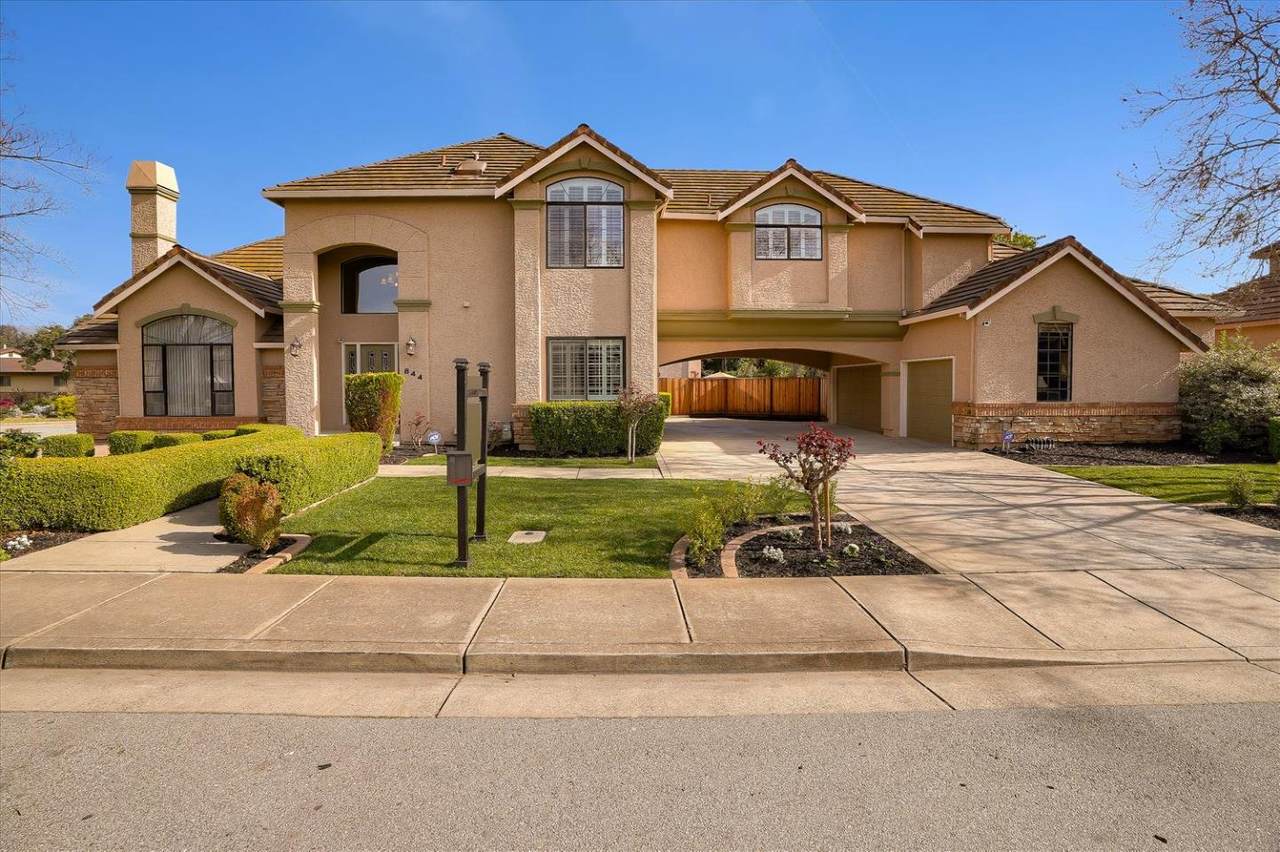 844 Black Walnut Way - Photo 1