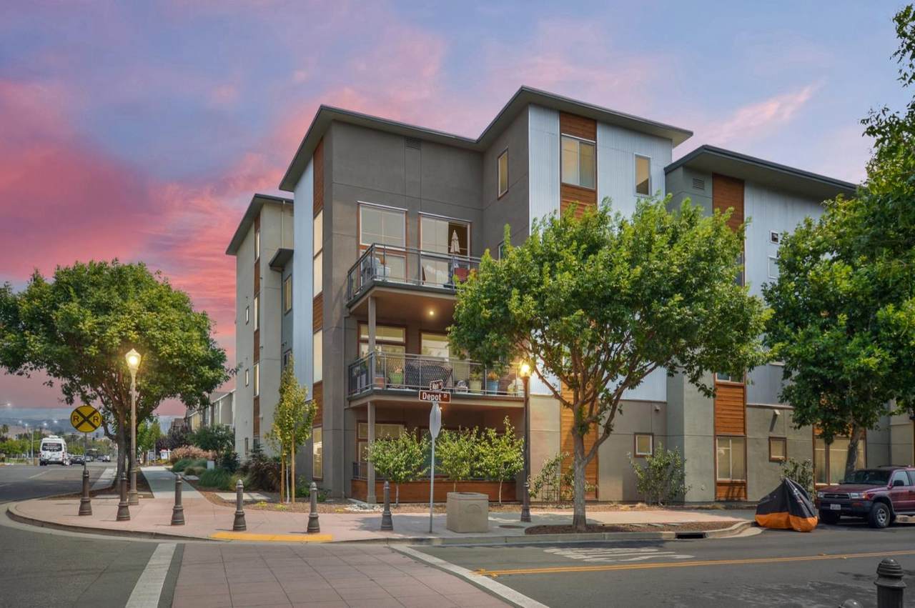 17590 Depot St 101 - Photo 1