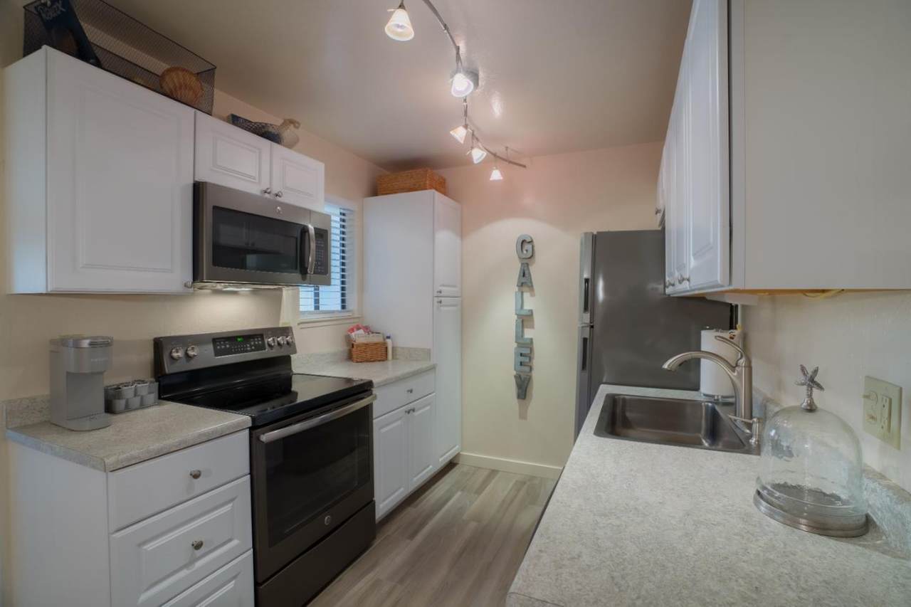 2110 Golden Oaks Ln 2110 - Photo 1